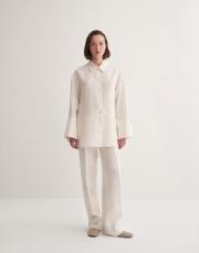 % 100 keten kesik detaylı gömlek ekru