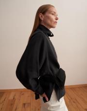 çıtçıt kapamalı dökümlü gömlek siyah 2