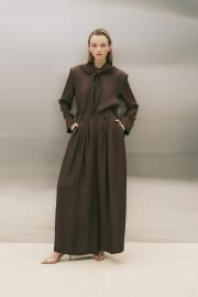 evan asetat fularlı bluz pantolonlu takım kahve 4