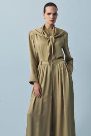 evan asetat fularlı bluz pantolonlu takım yeşil